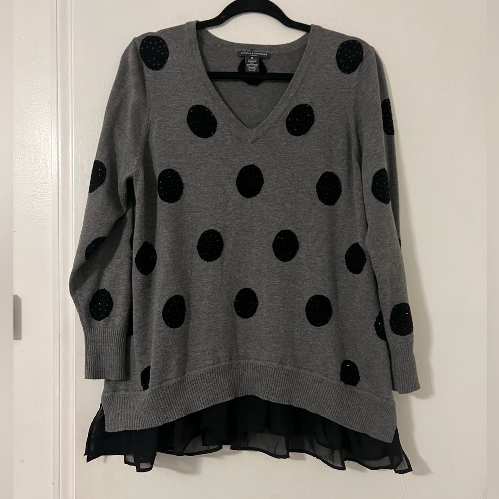 Chelsea & Theodore Gray V-Neck Sweater with Black Polka Dots size 1X (B102)